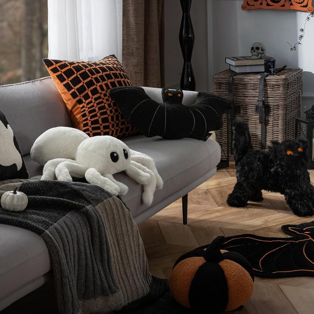 Happy Halloween  Throw Pillow Faux Fur Tarantula Shaped Halloween  Pillow - Picture 9 of 9